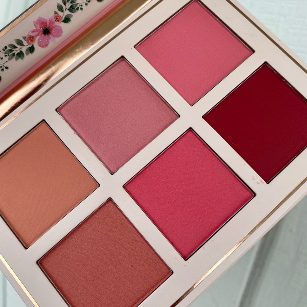 Beauty creations blush